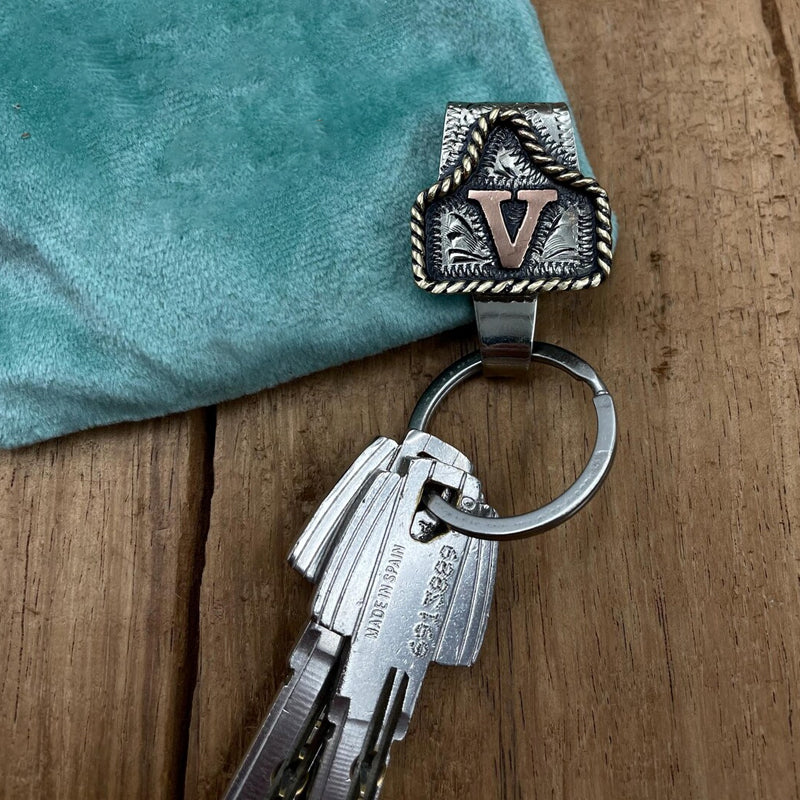 Nøkkelring med vintage bokstaver